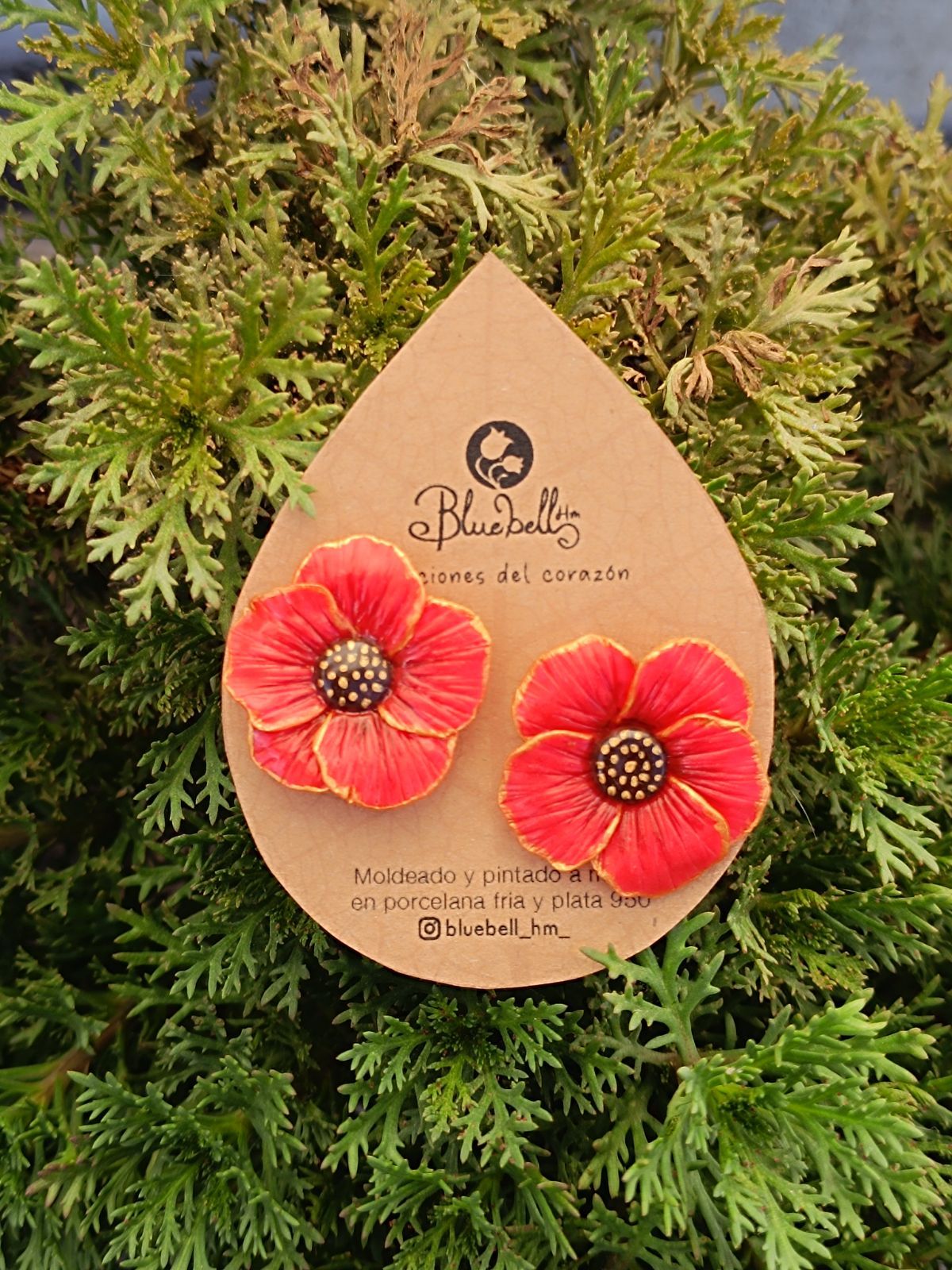 Aros medianos flor outline dorado