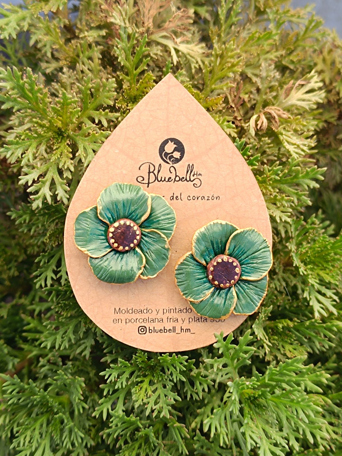 Aros medianos flor outline dorado